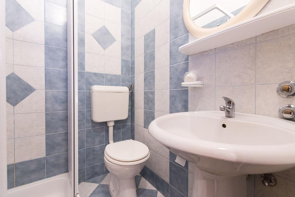 Apartments Juras Brzac Luaran gambar
